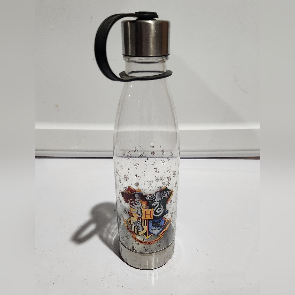 Harry Potter Hogwarts Crest Plastic Water Bottle with Metal Twist Lid - Clear